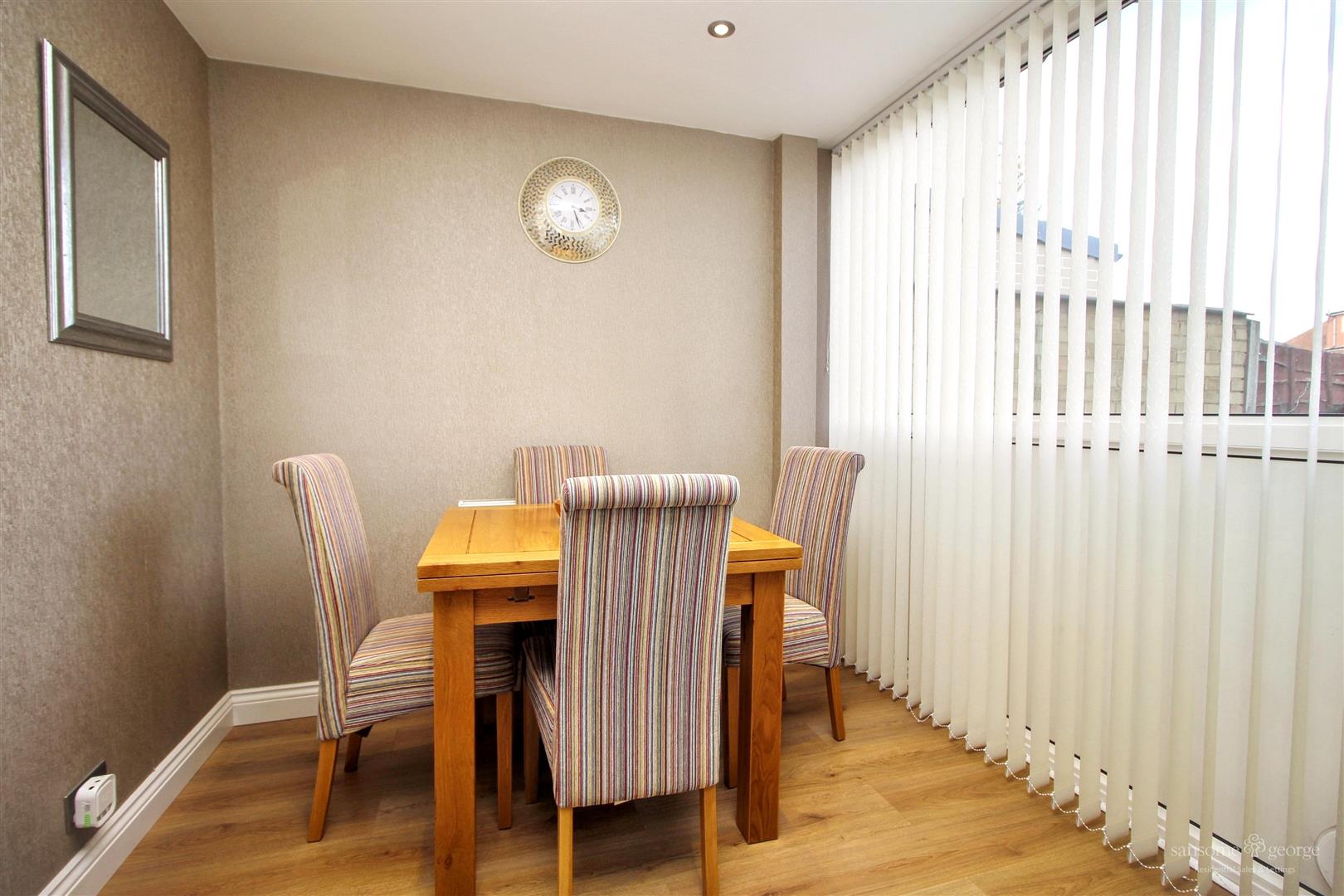 3 bed property in Bran Close, Reading